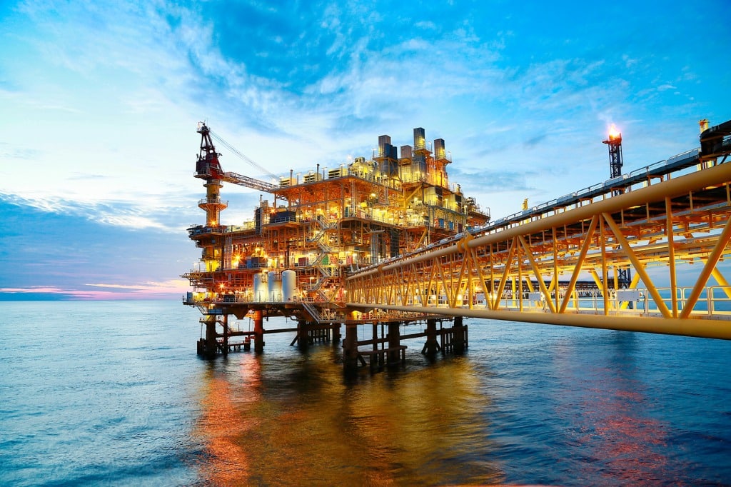 Use of Robotics in the Oil and Gas Industry - 1 - Council of Petroleum Accountants Societies offshore-oil-and-gas-platform